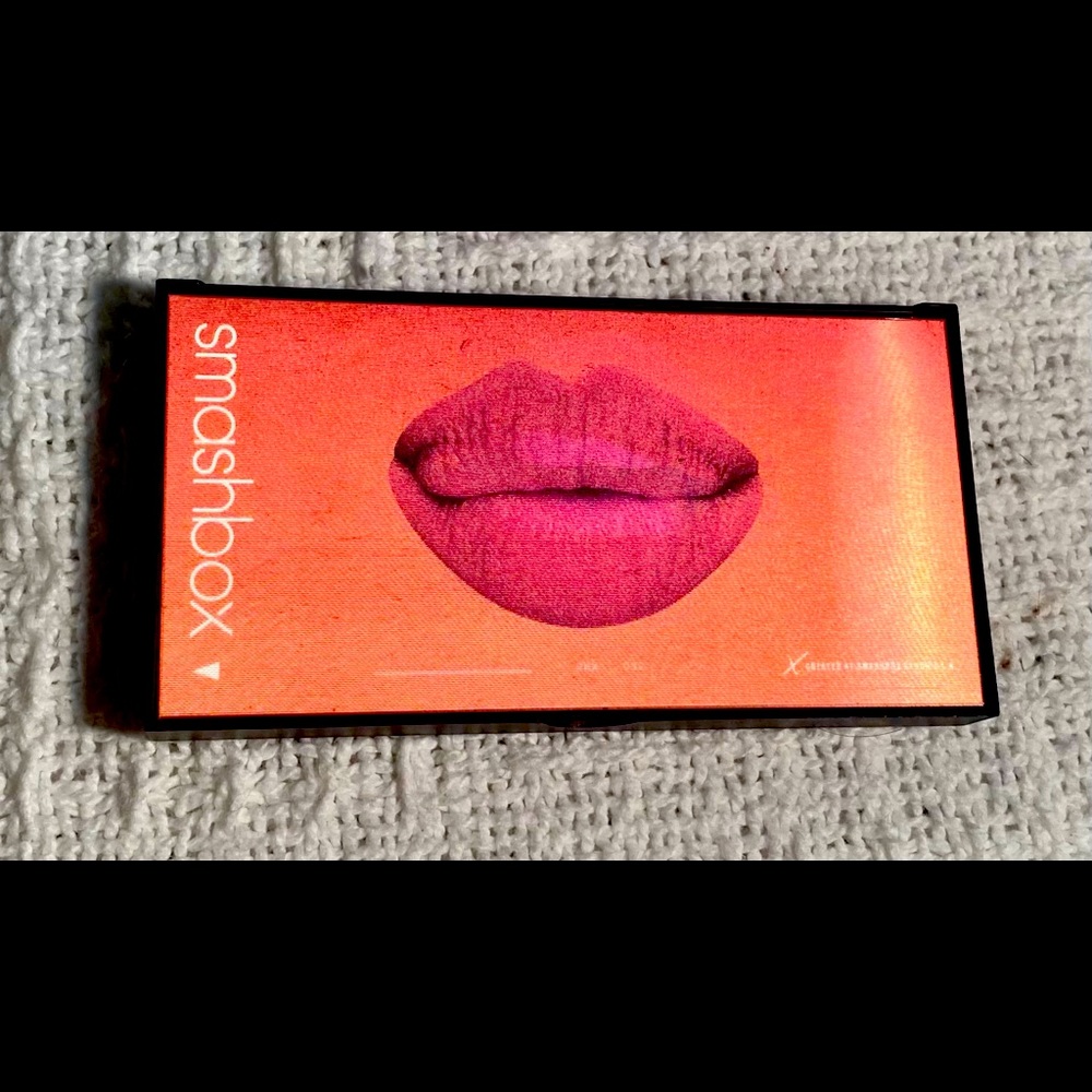 NWOT never used but swatched Smashbox Be Legendary Pucker Up Lip Pallet w brush